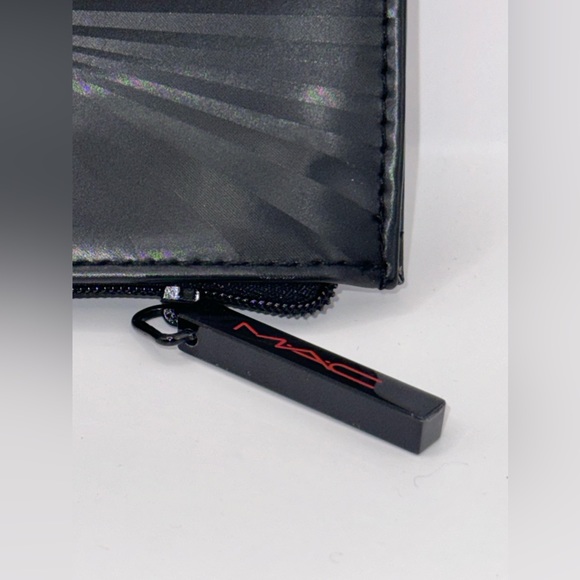 S.) EUC- MAC Double Sided Make Up pouch - Picture 5 of 10